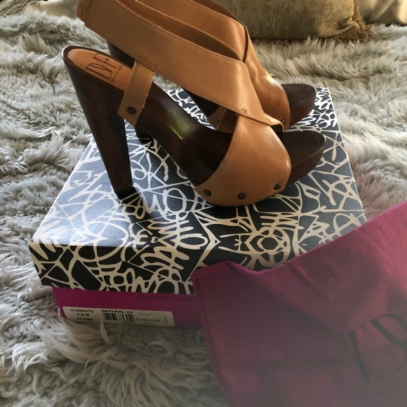 DVF statement heels - Picture 4 of 4
